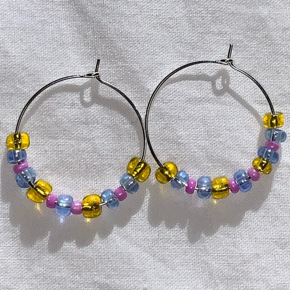 Beaded Hoop Earrings
25mm stainless steel - Picture 12 of 16